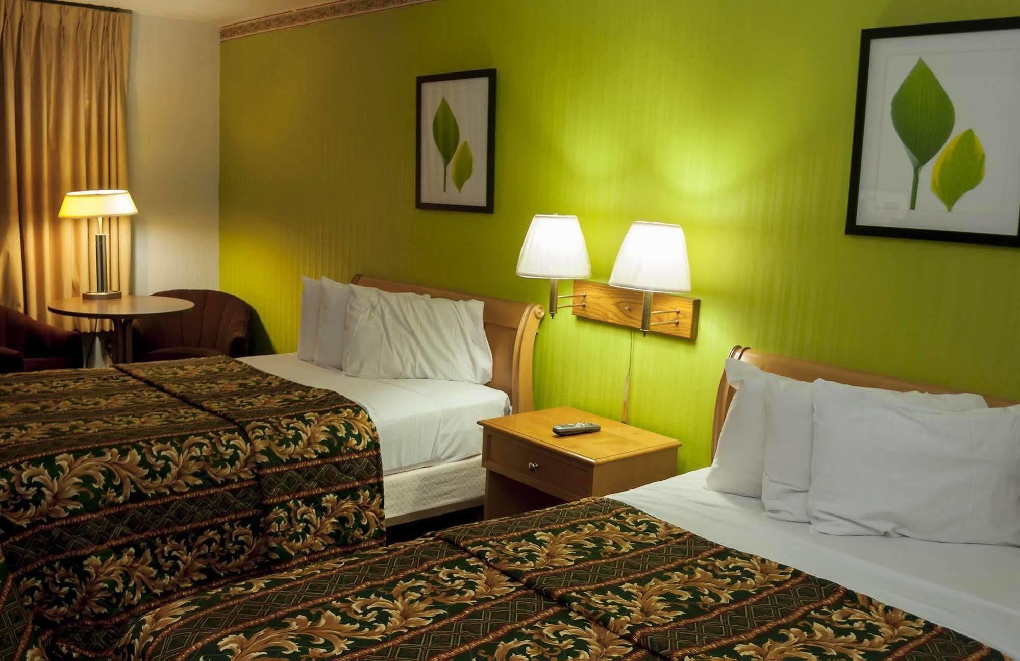 فرونت رويال Twi-Lite Inn المظهر الخارجي الصورة