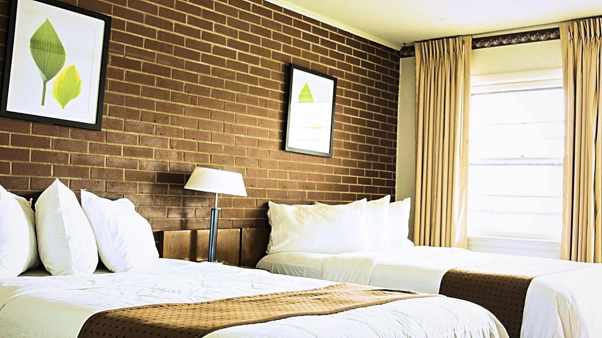 فرونت رويال Twi-Lite Inn المظهر الخارجي الصورة